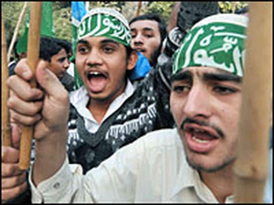 Pakistani students shout anti-Indian slogans during a protest in Lahore on Dec. 2, 2008.