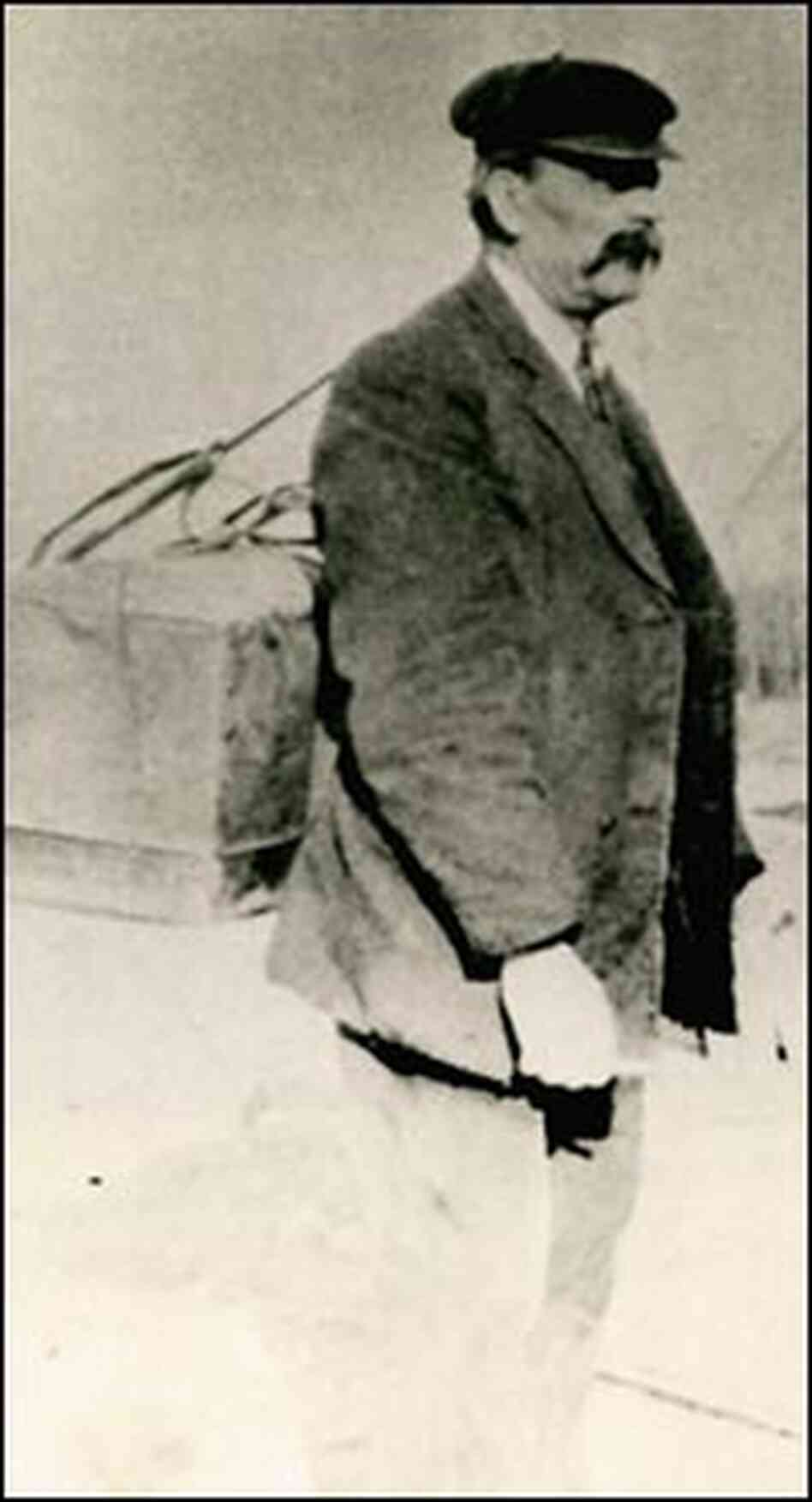 Syrian peddler Kalil Michweem 1917