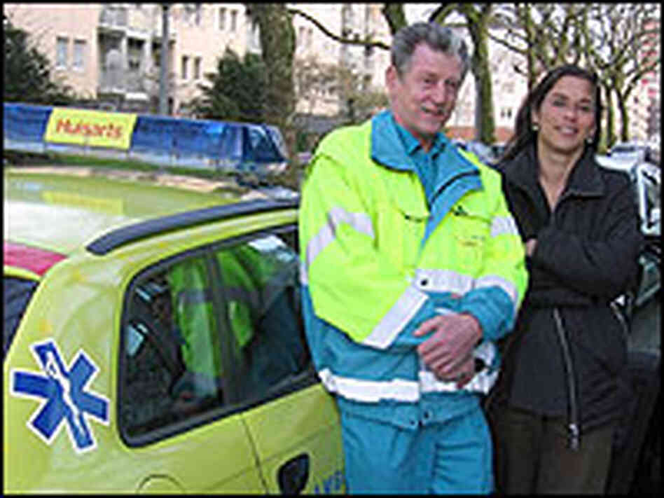 Paramedic Gerard Kuil (left) and family doctor Pascale Paques