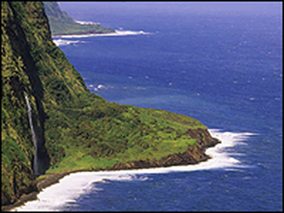 Waipi'o Valley Lookout and Hamakua Coast in Hawaii Waipi'o Valley Lookout and Hamakua Coast in Hawaii