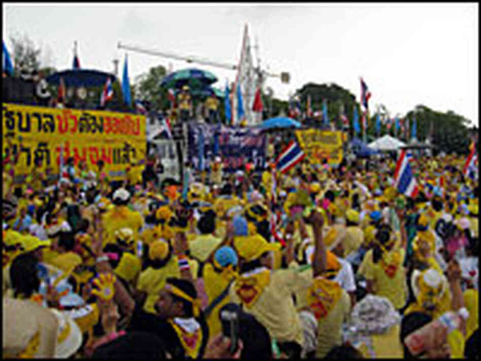 Protestors at the Thai Prime Minister's compound