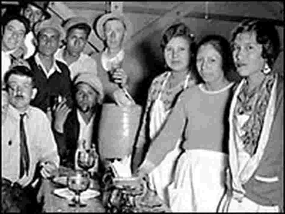 The Chili Queens of Jaymarket Plaza in San Antonio, Texas, 1933. The Chili Queens of Jaymarket Plaza in San Antonio, Texas, 1933.