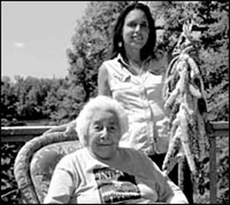 Winona LaDuke and Margaret Smith (seated) Winona LaDuke and Margaret Smith (seated)