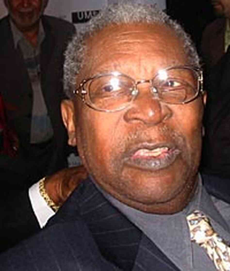 B.B. King arrives at the party in his honor in Encino, Calif. B.B. King arrives at the party in his honor in Encino, Calif.