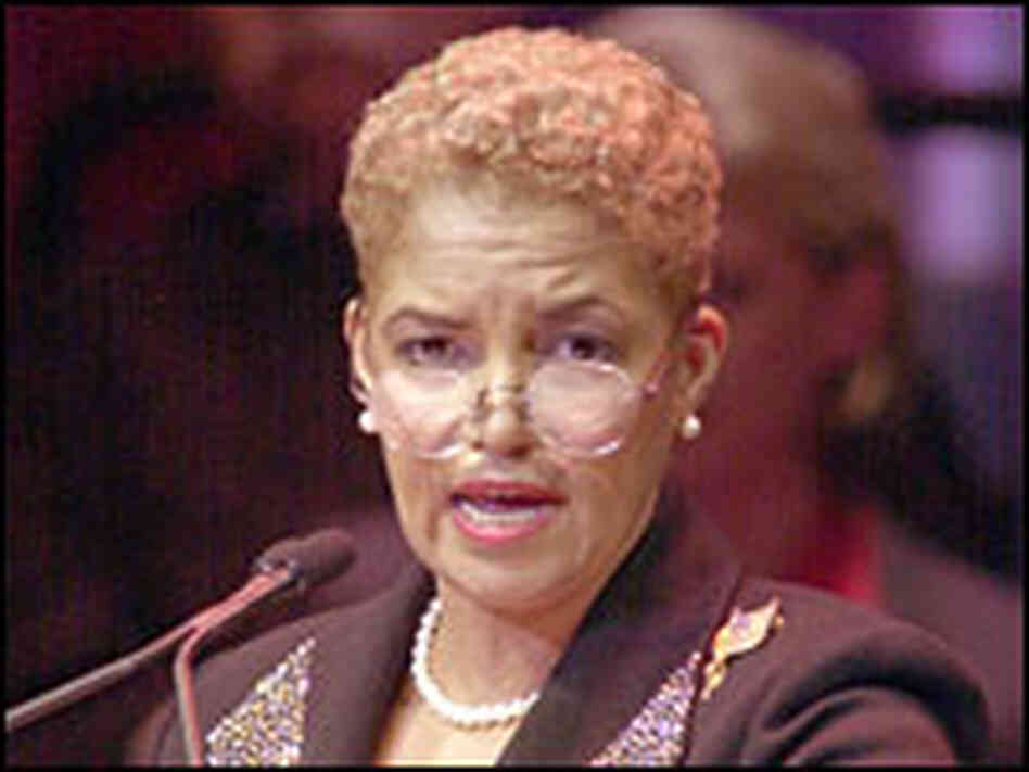 Franklin gives her inaugural address January 7, 2002, in Atlanta.