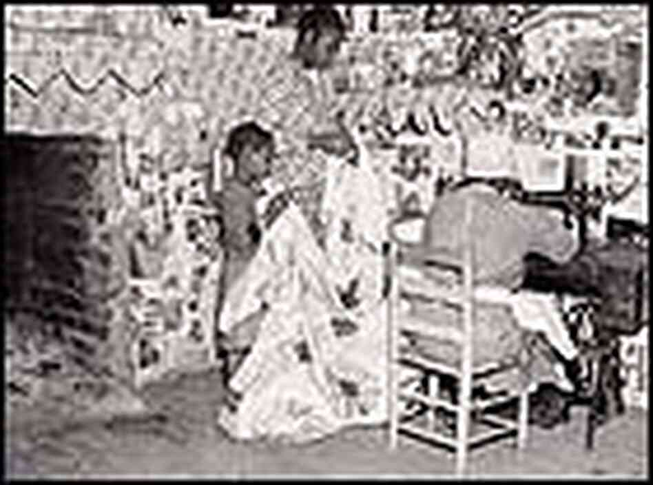 Sewing a Quilt. Gee’s Bend, Alabama Sewing a Quilt. Gee’s Bend, Alabama