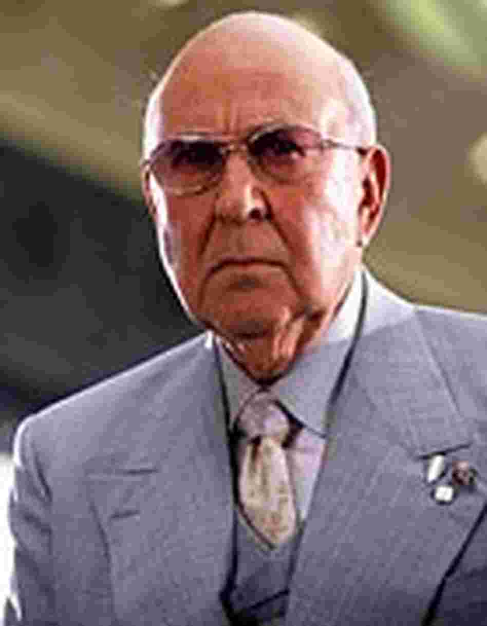 Reiner as Saul Bloom in Ocean's 11. He reprises the role in the upcoming Ocean's 12, c Reiner as Saul Bloom in Ocean's 11. He reprises the role in the upcoming Ocean's 12, c