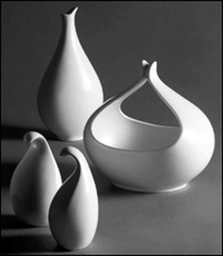 Accessories from Zeisel's "Classic Century" tableware line. Accessories from Zeisel's "Classic Century" tableware line.