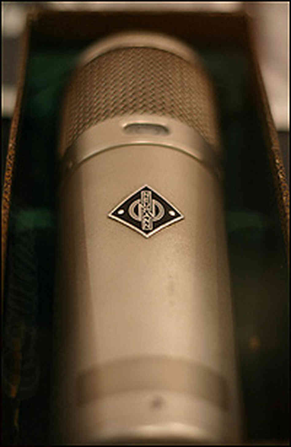 Neumannn U47 microphone