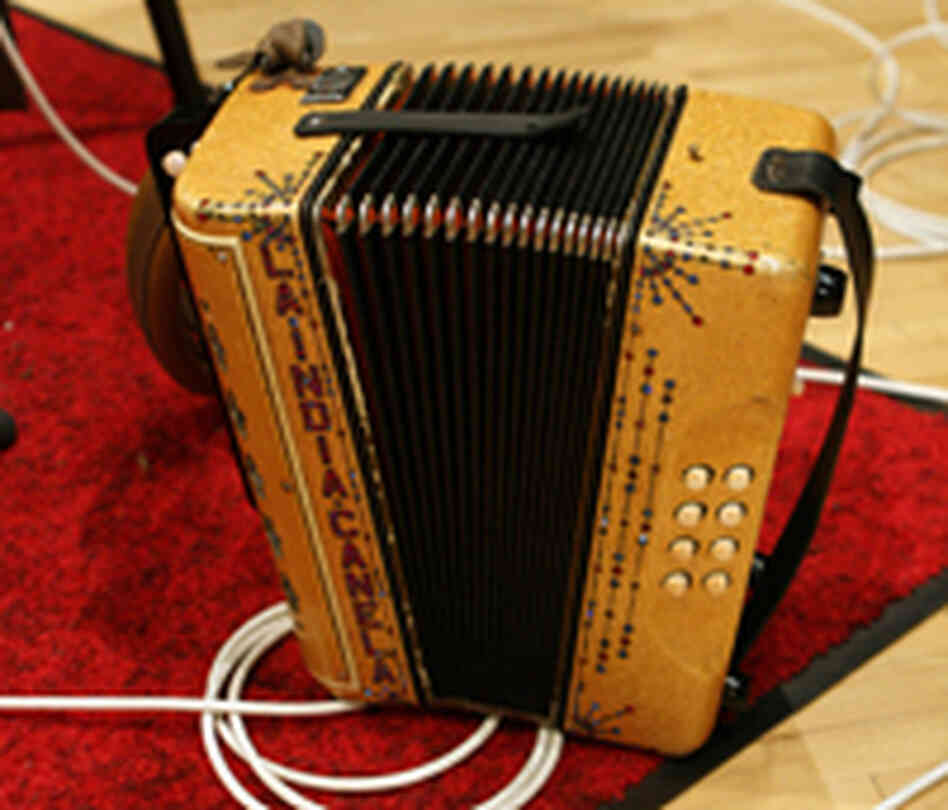 Accordion (200)