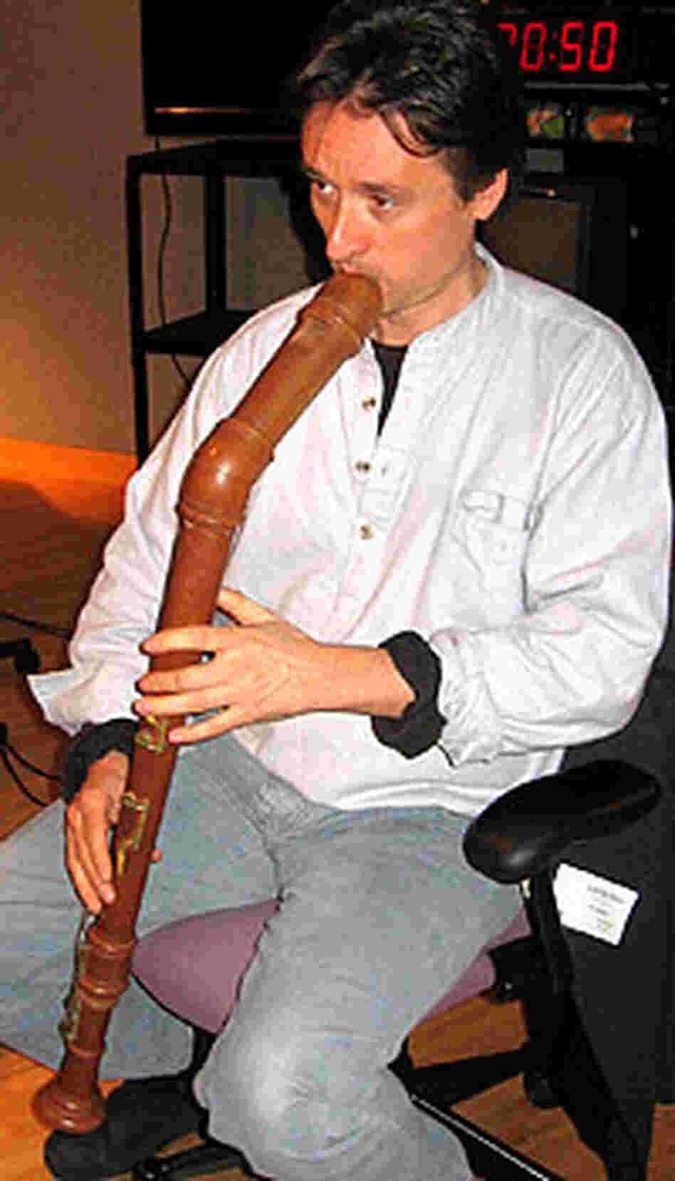 Piers Adams plays the recorder. Piers Adams plays the recorder.