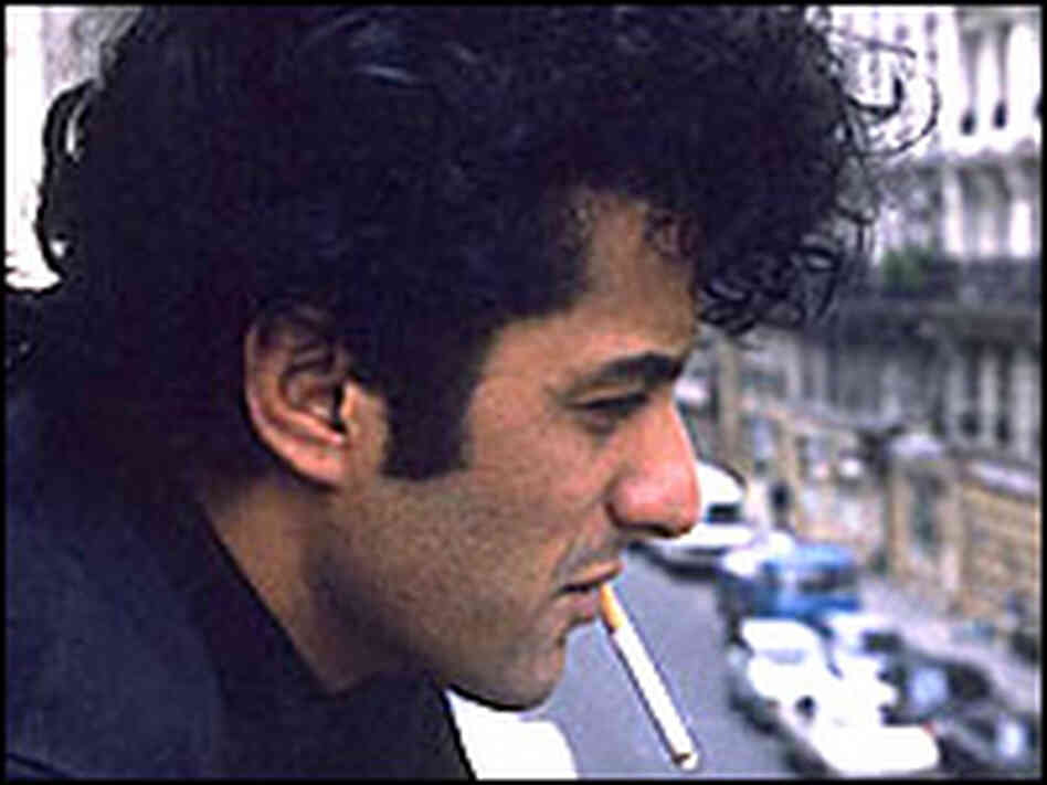 Rachid Taha mixes elements of Algerian rai music with hip-hop and reggae. Rachid Taha mixes elements of Algerian rai music with hip-hop and reggae.