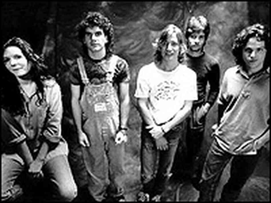 Edie Brickell & New Bohemians. Edie Brickell & New Bohemians.