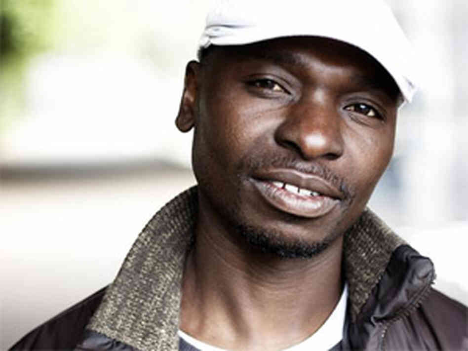 Esau Mwamwaya (300) Esau Mwamwaya (300)