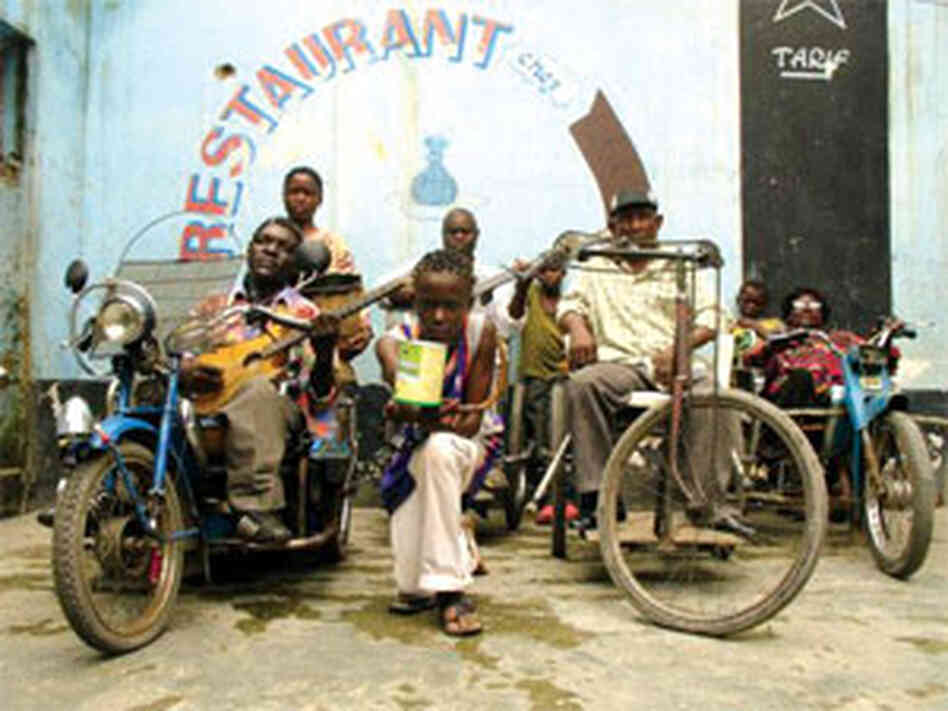 Staff Benda Bilili (300) Staff Benda Bilili (300)