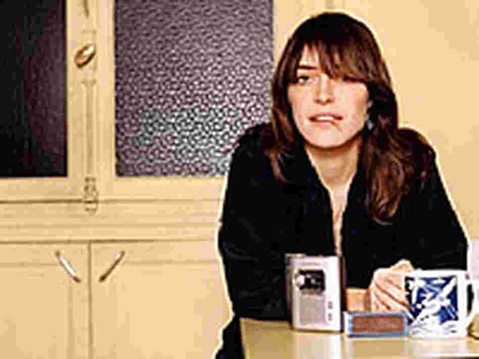 Feist has played in a variety of Canadian and international bands. Feist has played in a variety of Canadian and international bands.