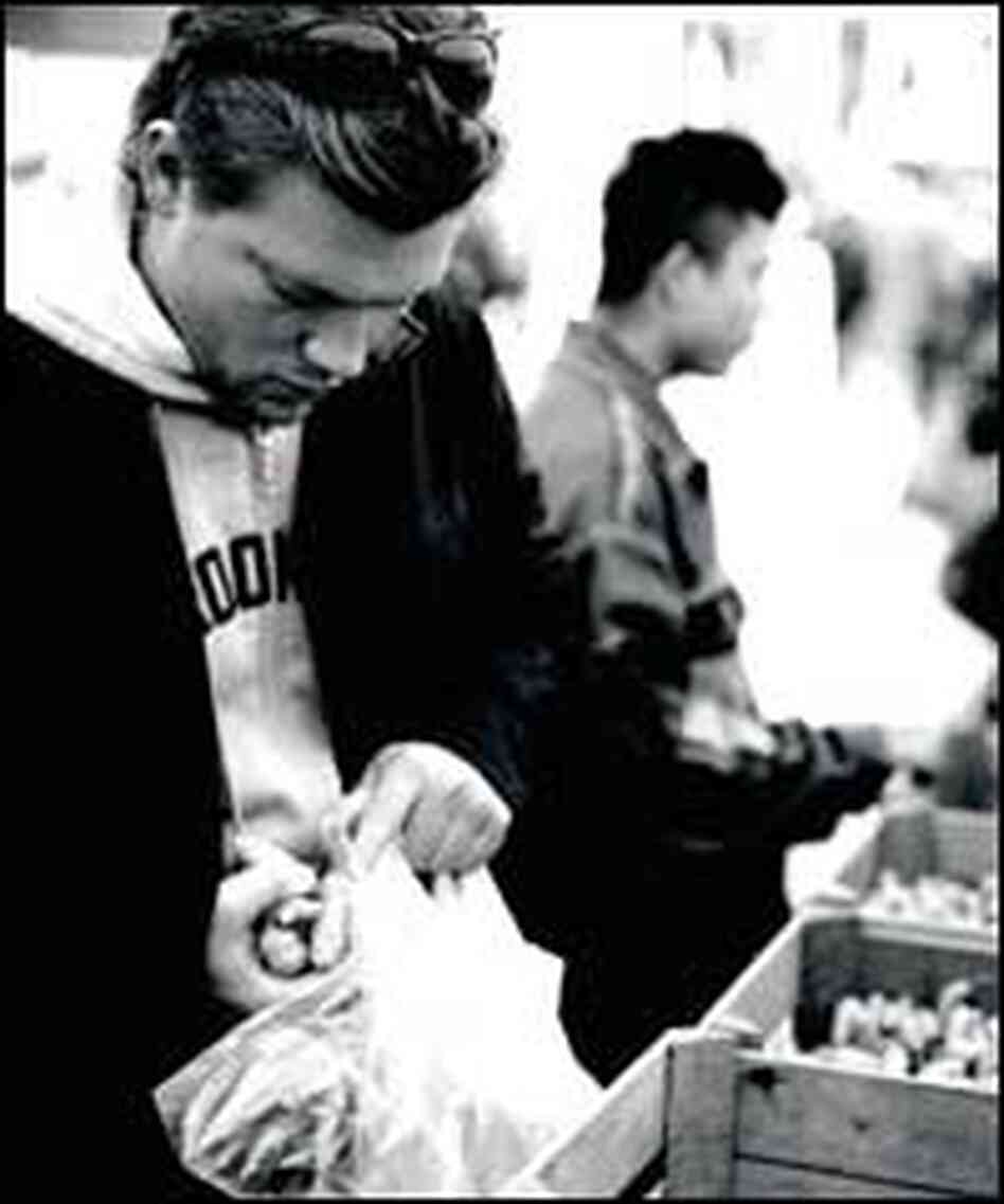 Florence shops for potatoes Florence shops for potatoes