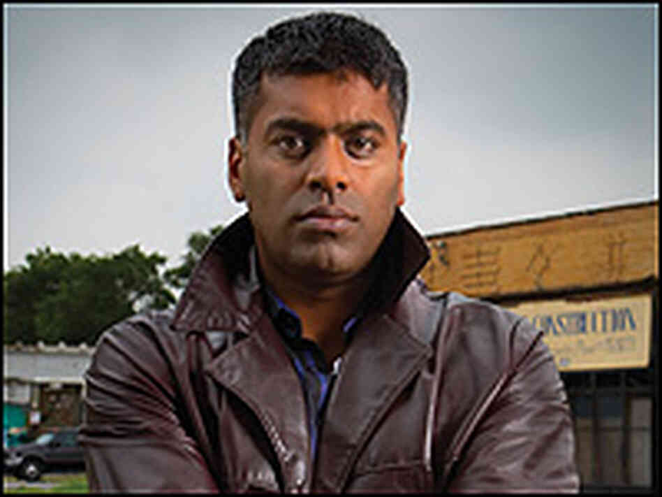 Sudhir Venkatesh spent seven years inside one of Chicago's worst housing projects. Sudhir Venkatesh spent seven years inside one of Chicago's worst housing projects.