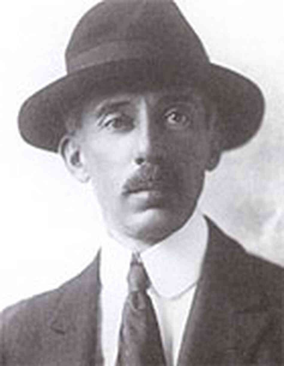 Alberto Santos-Dumont, age 33 in 1906 Alberto Santos-Dumont, age 33 in 1906