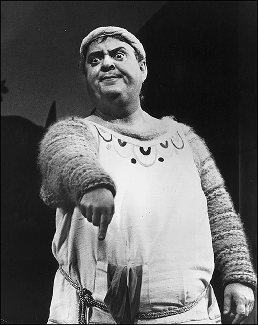 Zero Mostel in Roman peasant costume on Broadway in 1962.