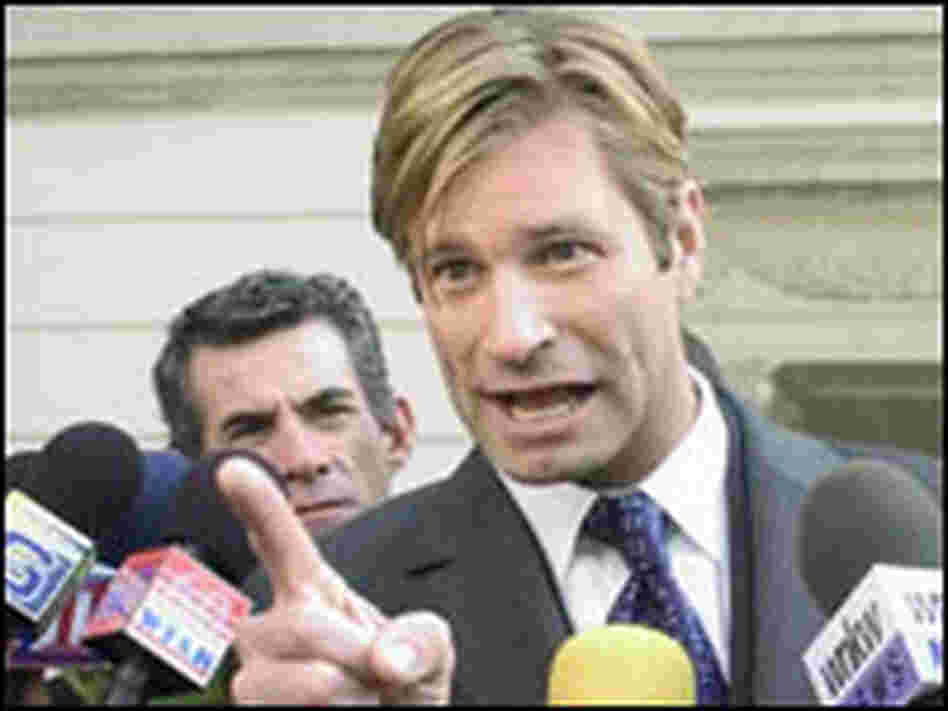 Aaron Eckhart, interviewed by TV cameras in a scene from 'Thank You for Smoking.' Aaron Eckhart, interviewed by TV cameras in a scene from 'Thank You for Smoking.'