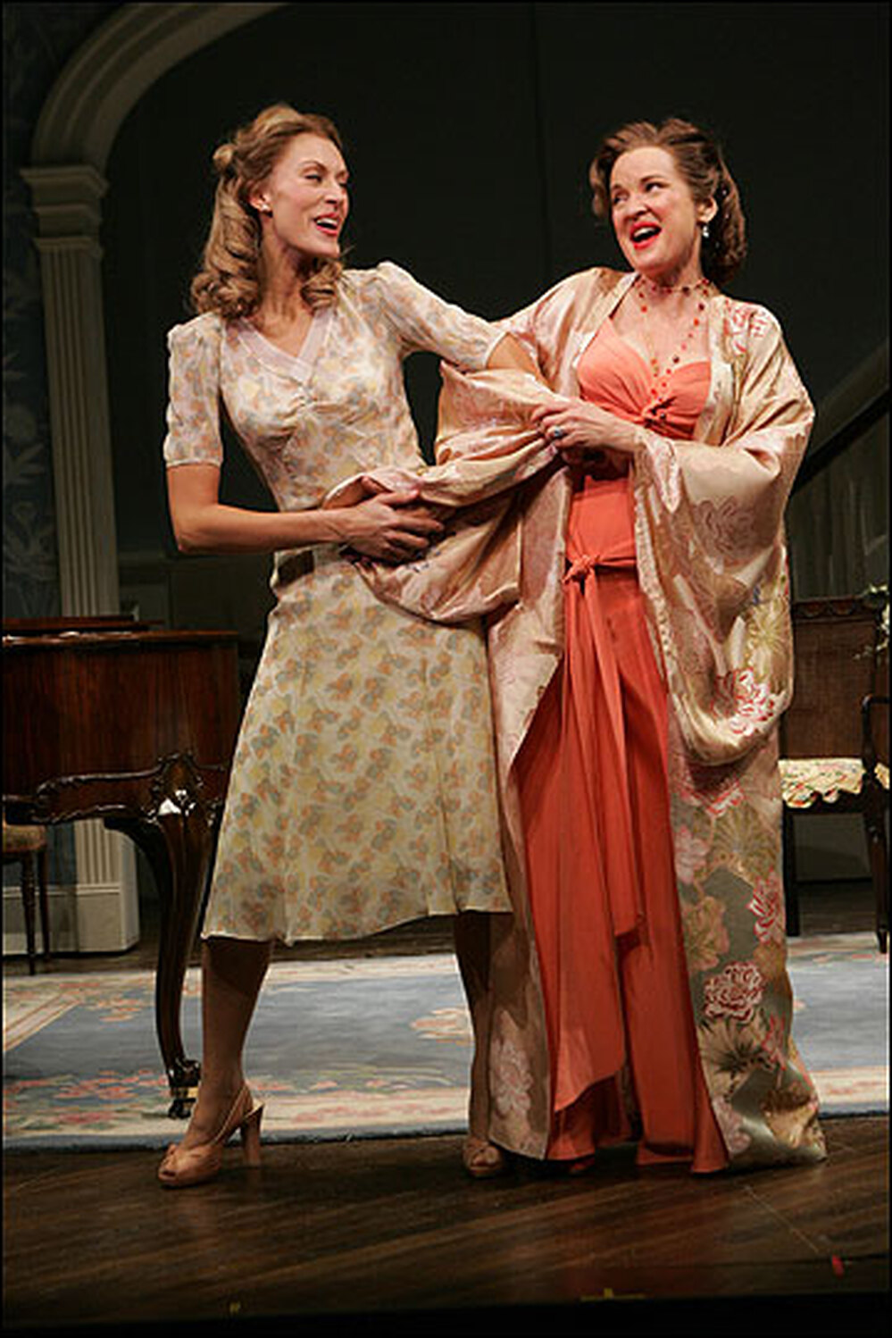 Sara Gettelfinger as Little Edie and Christine Ebersole as Big Edie, singing "Two Peas in a Pod."