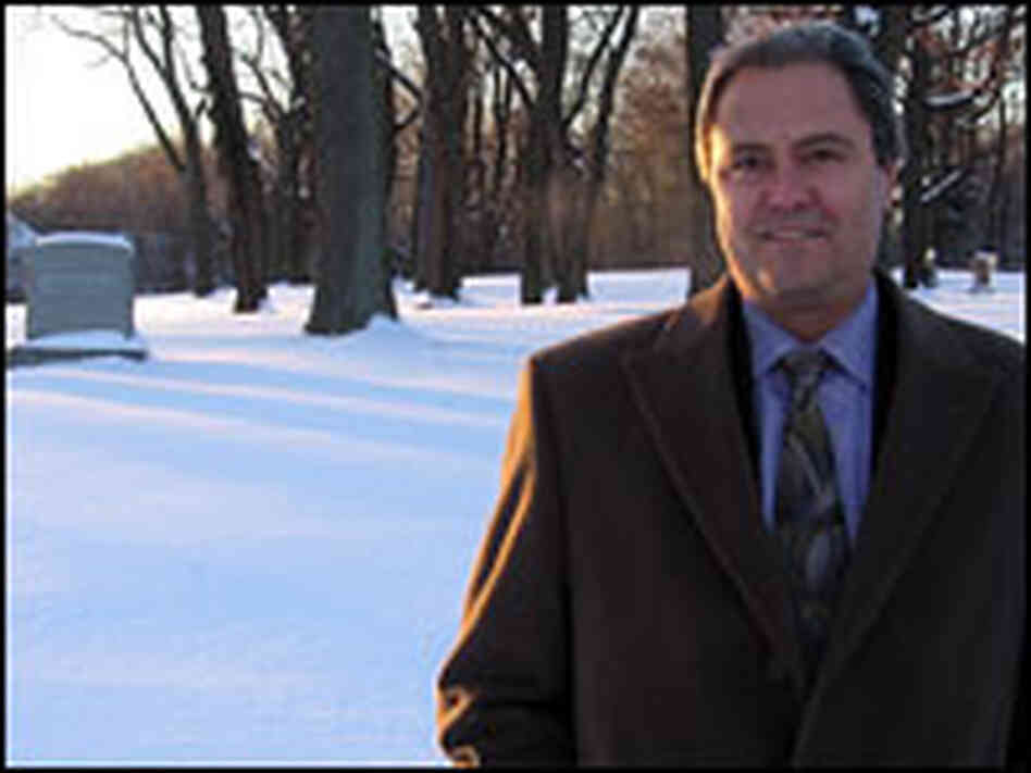 Forest Home Cemetery President Tom Kursell
