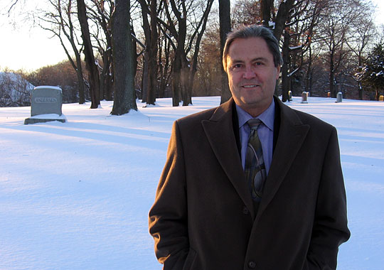 Forest Home Cemetery President Tom Kursell