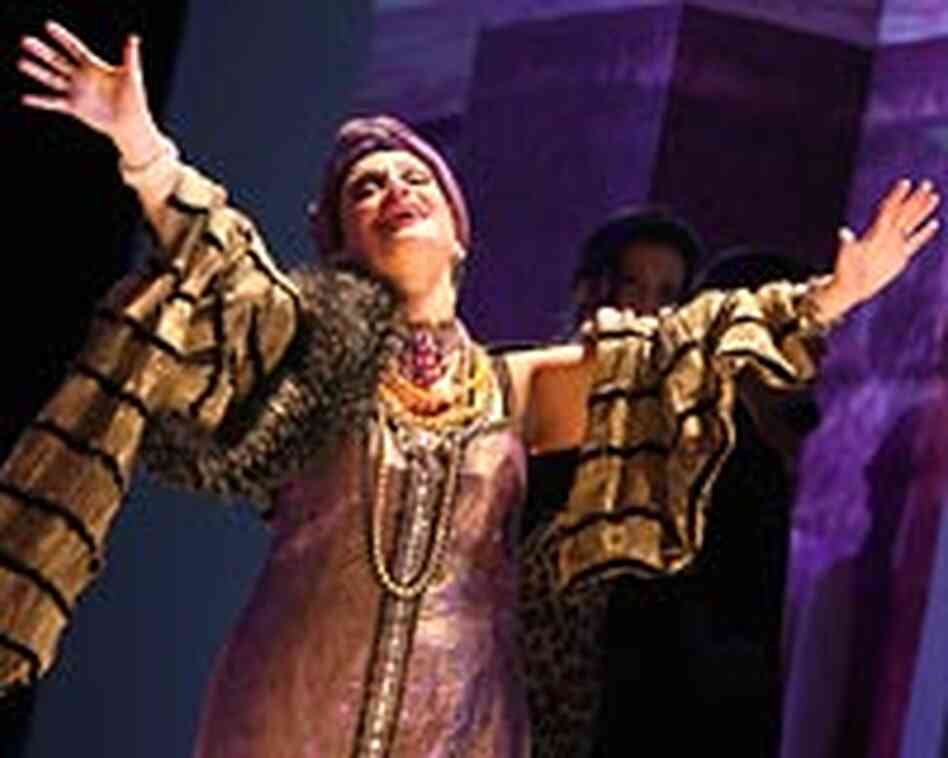Irina Mishura as Klytaemnestra Irina Mishura as Klytaemnestra