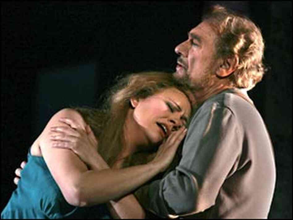 Anja Kampe with Placido Domingo as Sieglinde and Siegmund Anja Kampe with Placido Domingo as Sieglinde and Siegmund