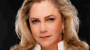 Kathleen Turner Channels Molly Ivins' 'Kick-Ass Wit'
