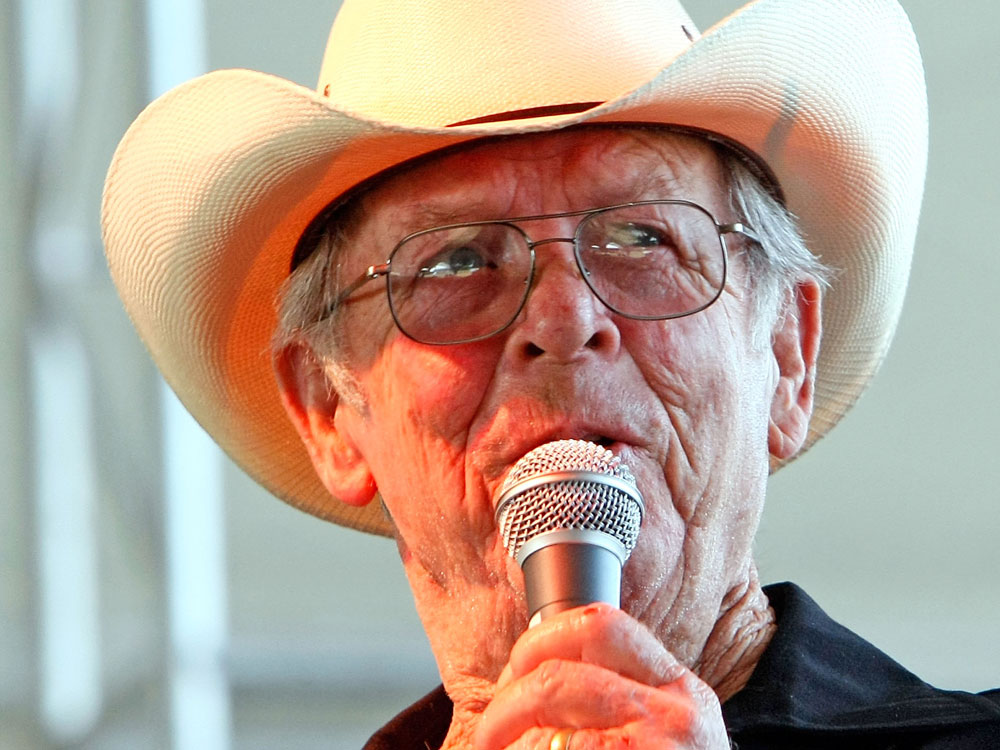Singer Charlie Louvin performs during the Stagecoach Country Music Festival on May 4, 2008. (Getty Images Entertainment)