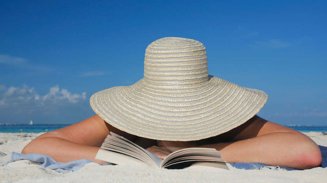 beach reading wide