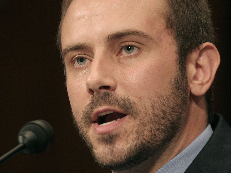 Journalist Jeremy Scahill testifies on the topic of private military contracting in Iraq before the Senate Democratic Policy Committee on September 21, 2007. (Lauren Victoria Burke/AP)