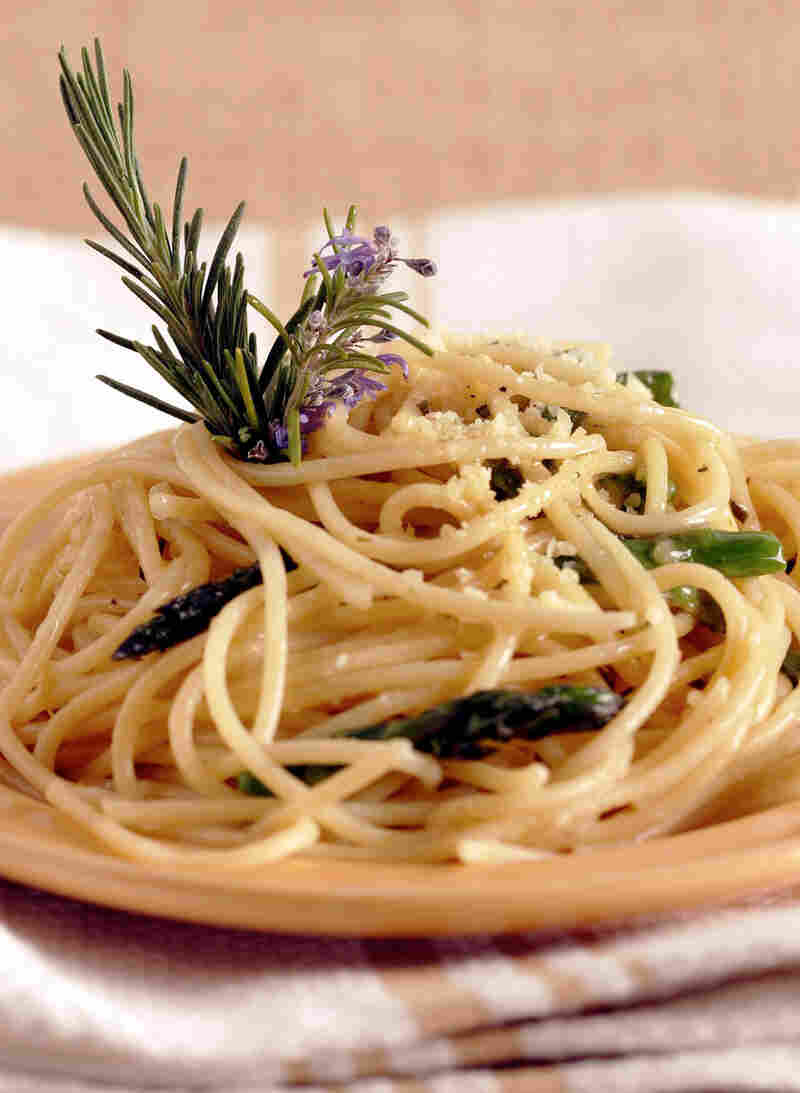 Rosemary Spaghetti with Roasted Asparagus