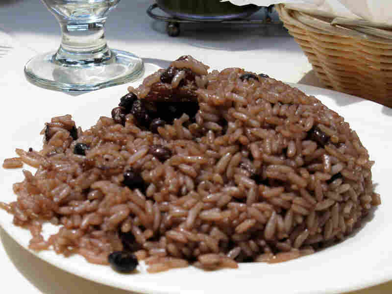 Moros Y Cristianos (Black Beans And Rice)