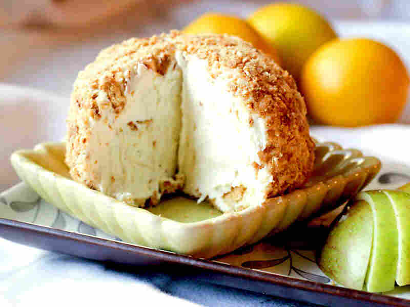 Lemon Cheesecake Cheese Ball