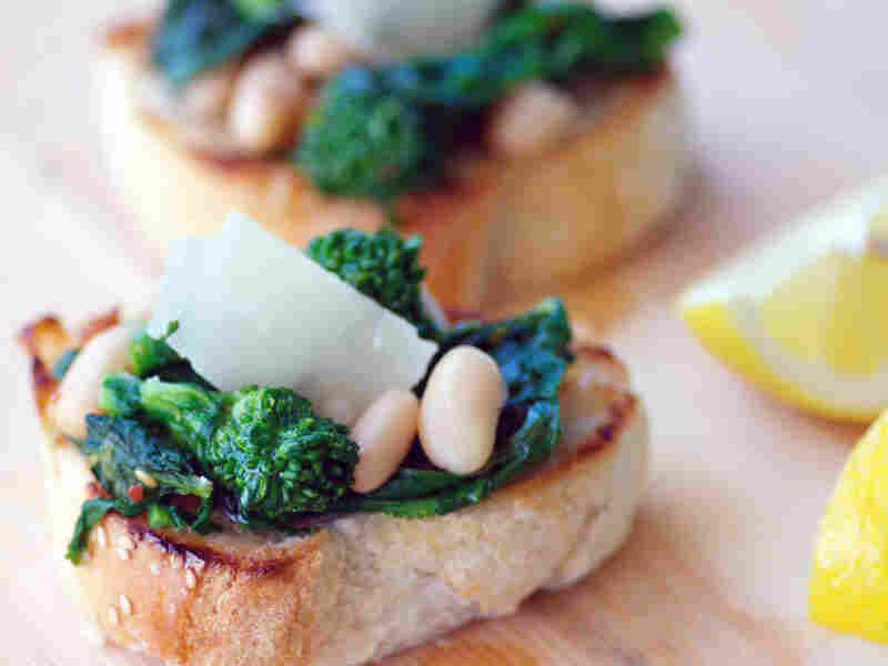 Lemony Broccoli Rabe And Cannellini Bean Crostini