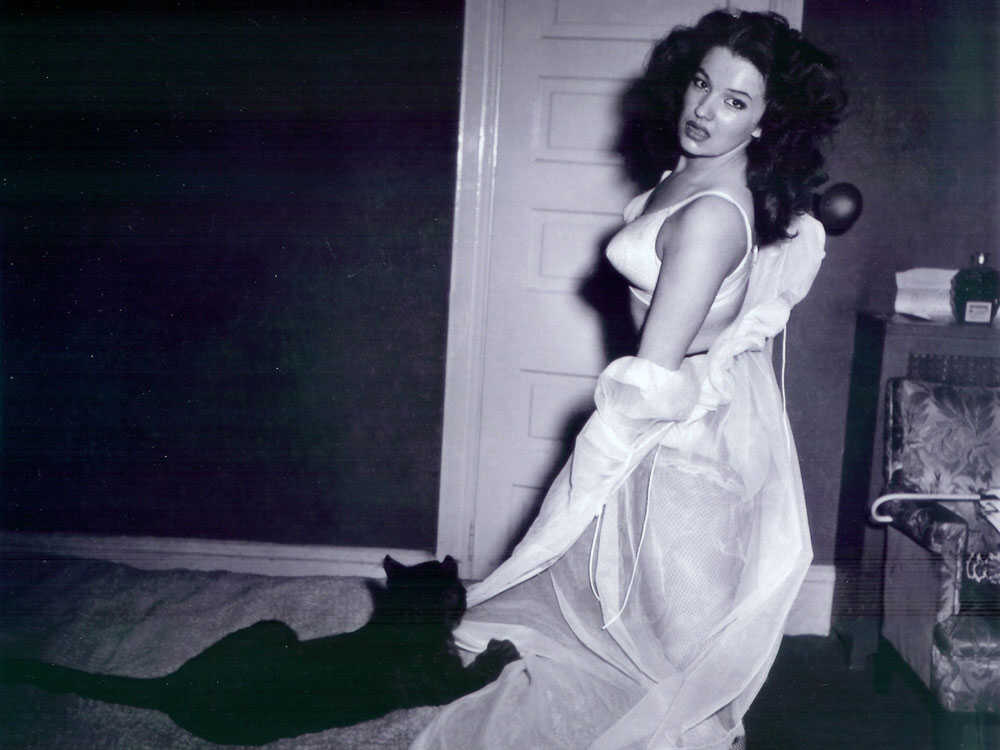 Movie Review 'Behind the Burly Q' Peeping Back To The Last Days Of