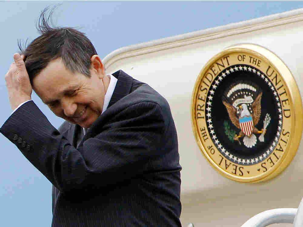 Rep. Dennis Kucinich, D-Ohio steps off Air Force One at Cleveland-Hopkins International Airport in C