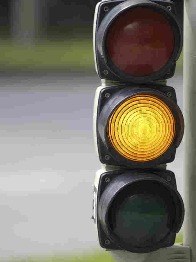 yellow traffic light