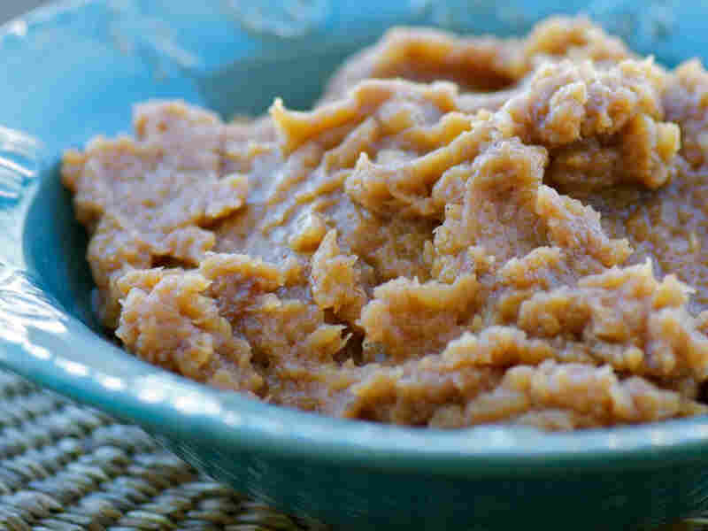 Chili-Cocoa Mashed Acorn Squash