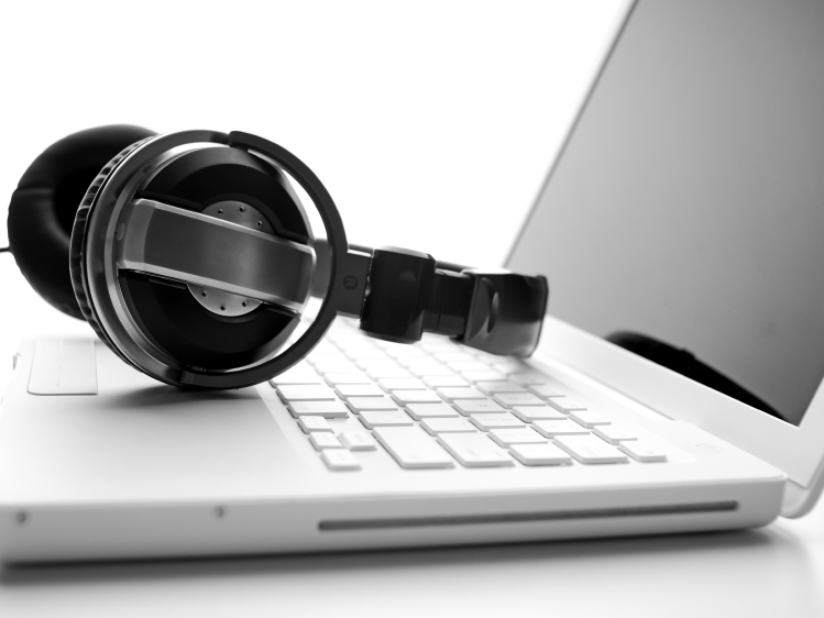 laptop (iStockPhoto)