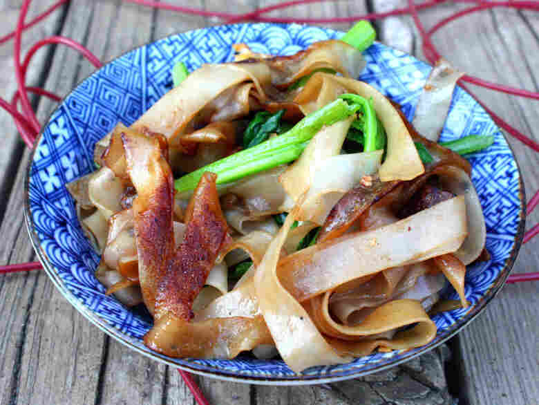 Pad See Ew (Sweet And Savory Noodles)