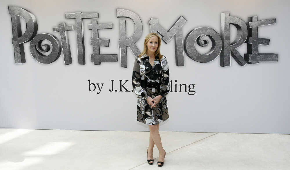 Rowling to release Harry Potter e-books via Pottermore site - Jun. 23, 2011