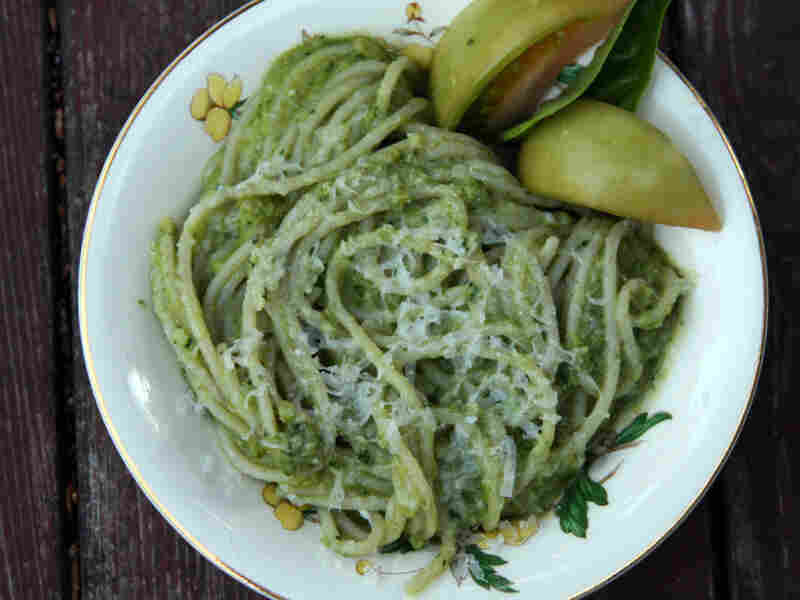 Spaghetti With Green Tomatoes (Spaghetti Con Pomodori Verdi)