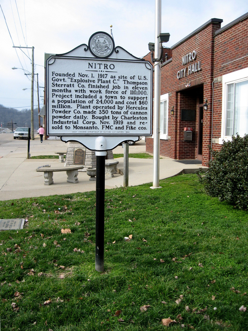 The town of Nitro has its beginnings in 1917, when the U.S. government created it as a place to locate a munitions plant. The town of Nitro has its beginnings in 1917, when the U.S. government created it as a place to locate a munitions plant.
