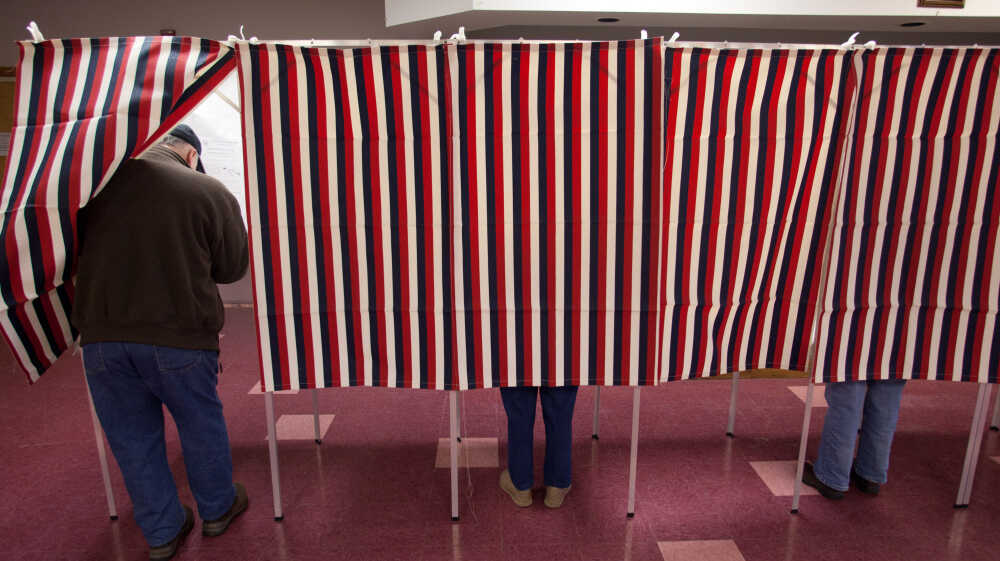 Obama And Romney Seek The Elusive 'Floating Voter' NPR