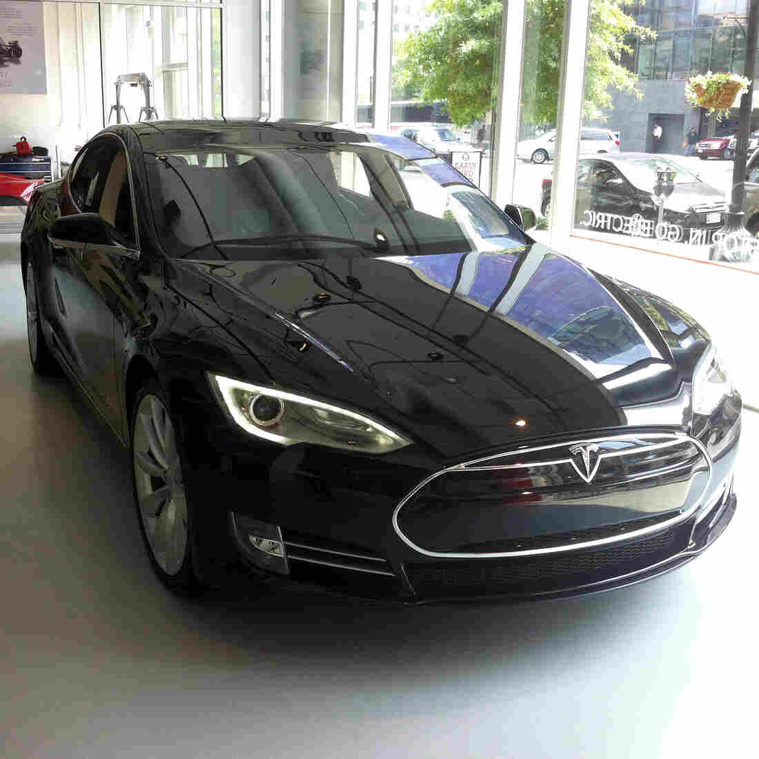 The new Model S from Tesla has a maximum range of 265 miles with a full charge. The car can also reach 60 miles per hour in 4.4 seconds — a feat the company says may affect overall mileage. The new Model S from Tesla has a maximum range of 265 miles with a full charge. The car can also reach 60 miles per hour in 4.4 seconds — a feat the company says may affect overall mileage.