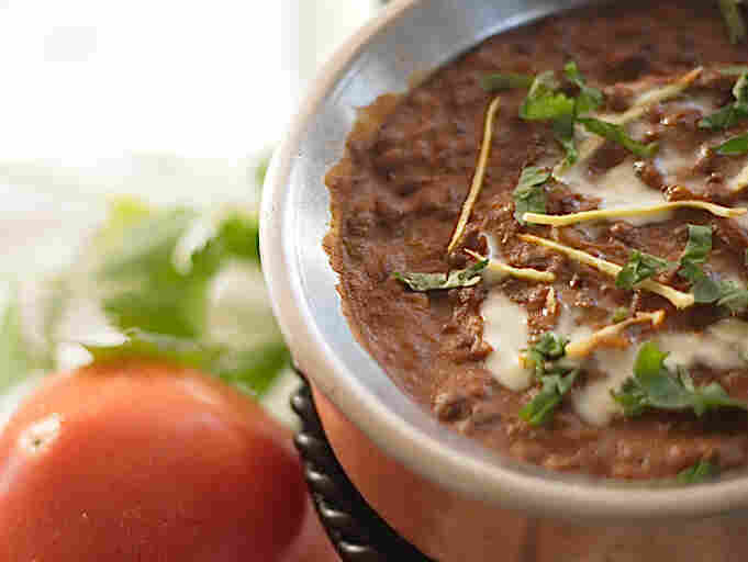 Creamy Black Gram Dal (Dal Makhani)